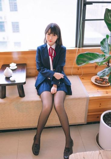 欧美西装街拍男_高清在线手机播放
