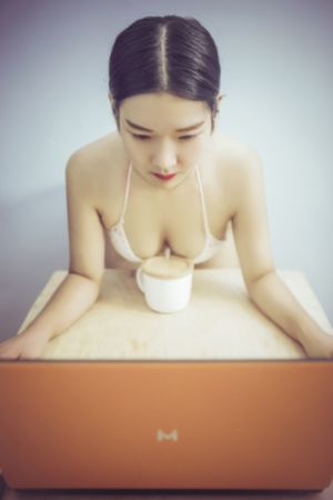亚洲成人av_蓝光神马影院在线