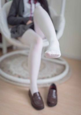 ins欧美性感吊带裙_迅雷极速版下载